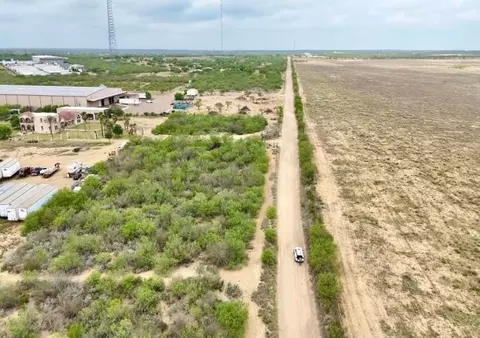 425 N Webb Rd, Laredo, TX 78045