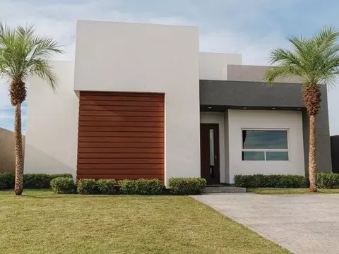 3806 Yoyis St, Laredo, TX 78046