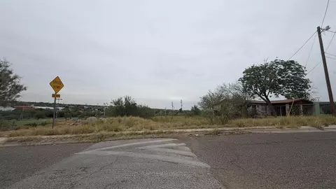 2810 Diaz St, Laredo, TX 78043
