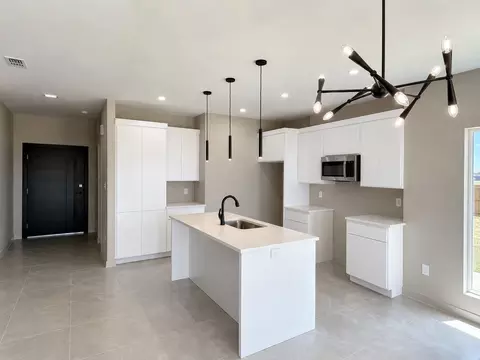 Kitchen - 5013 Servando Dr, Laredo, TX 78046 photo 2 of 2