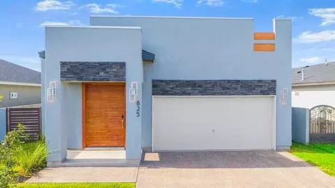 625 Journey Loop, Laredo, TX 78045 photo 1