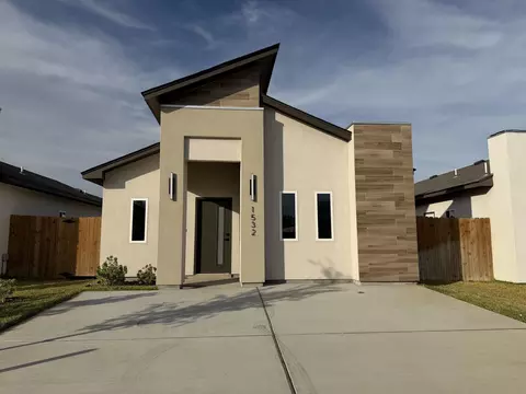 1532 Consejero Ln, Laredo, TX 78046