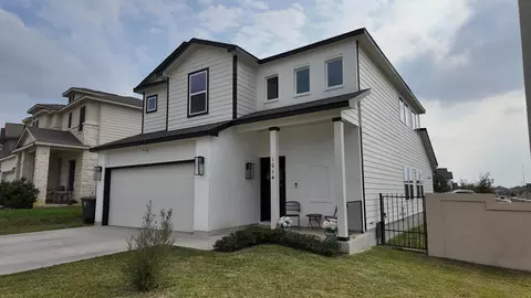 1014 Kus Dr, Laredo, TX 78045