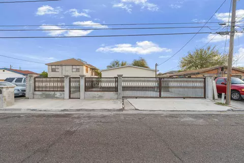 107 E San Carlos St, Laredo, TX 78041 photo 1