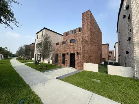 210 Veracruz Dr #104, Laredo, TX 78045