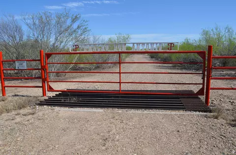 2397 Ranch Road 6092e, Laredo, TX 78046