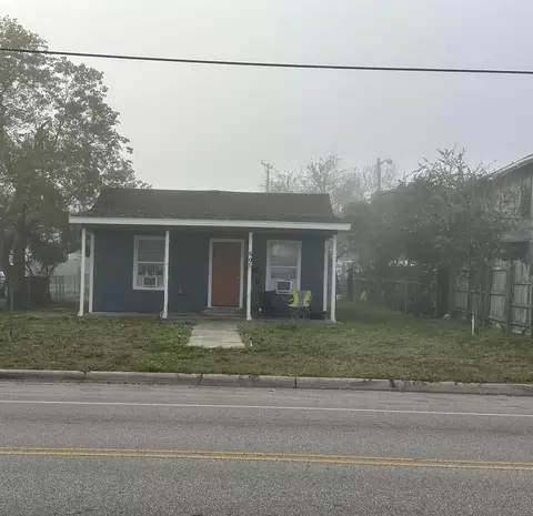 805 E Santa Gertrudis, Kingsville, TX 78363