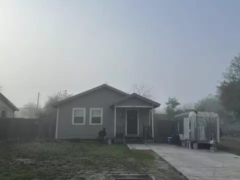 309 E Richard Ave, Kingsville, TX 78363