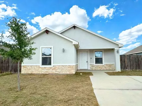 1508 Tesis Dr, Laredo, TX 78046
