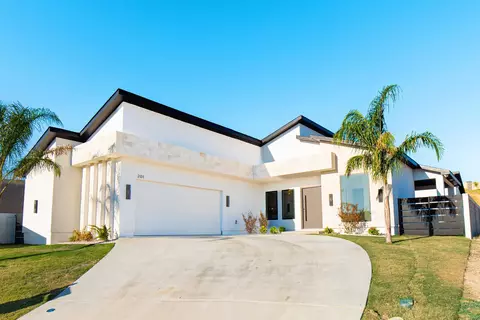 201 Sorella Loop, Laredo, TX 78045