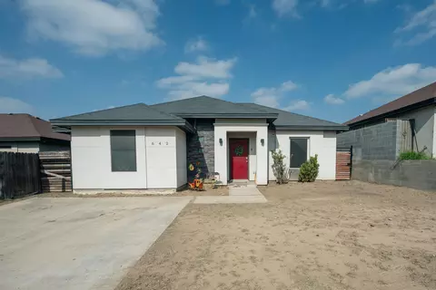 642 Sam Bratton Dr, Laredo, TX 78046 photo 1