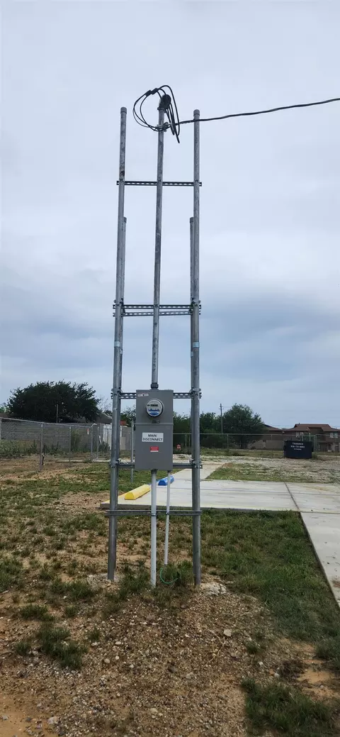 1419 E Hillside Rd, Laredo, TX 78041 photo 3