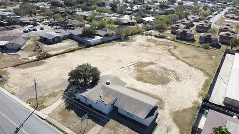 1419 E Hillside Rd, Laredo, TX 78041 photo 10