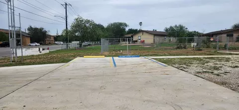 1419 E Hillside Rd, Laredo, TX 78041