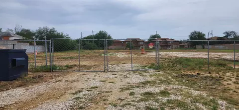1419 E Hillside Rd, Laredo, TX 78041 photo 5