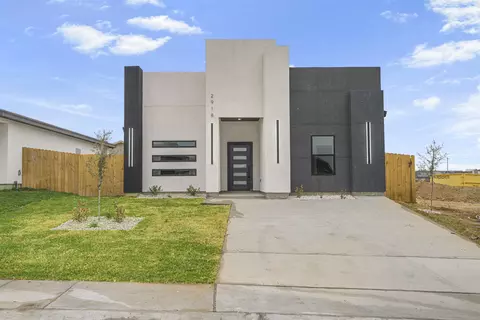 2918 Coventry Dr, Laredo, TX 78046