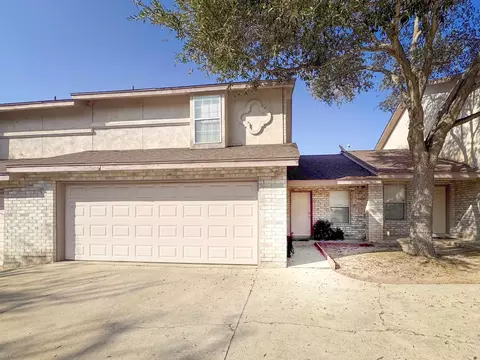 8801 Mcpherson Rd #2E, Laredo, TX 78045