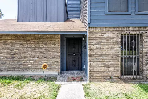 201 E Del Mar Blvd #126, Laredo, TX 78041