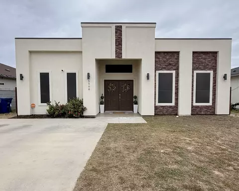 5508 Eva Ct, Laredo, TX 78046