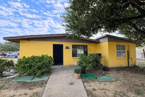 509 B Glenn St, Zapata, TX 78076