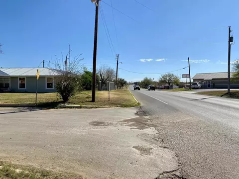 1106 E Fm 468, Cotulla, TX 78014 photo 7