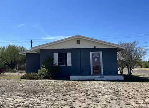 709 Delmar St, Zapata, TX 78076