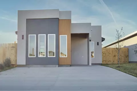 5021 Servando Dr, Laredo, TX 78046