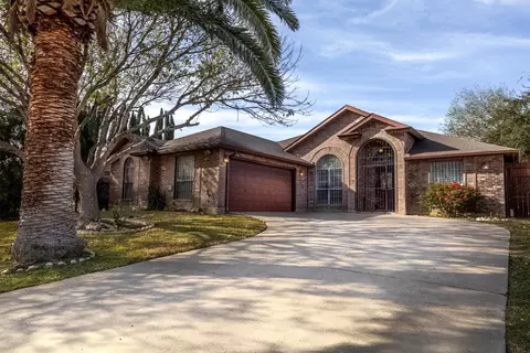 312 Cambridge Lp, Laredo, TX 78045