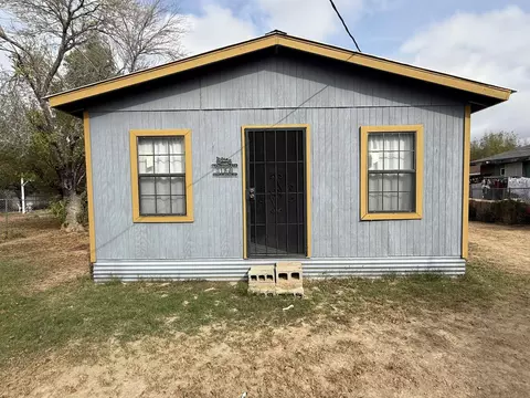 1156 Espejo Molina Rd, Laredo, TX 78046