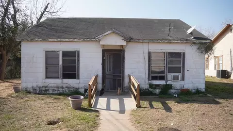 307 N Maria St, Hebbronville, TX 78361