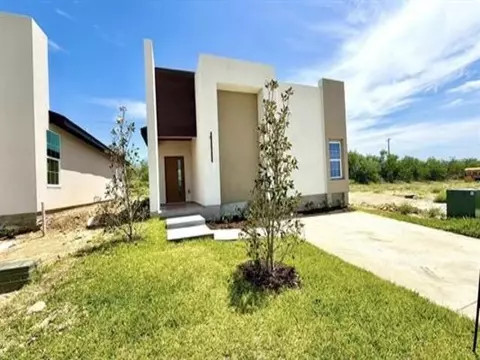 5041 Los Caballos Lp, Laredo, TX 78046