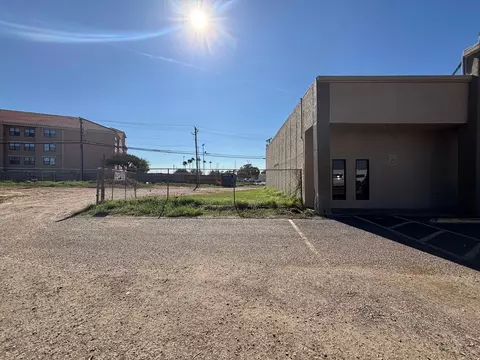 313 Village Blvd, Laredo, TX 78041