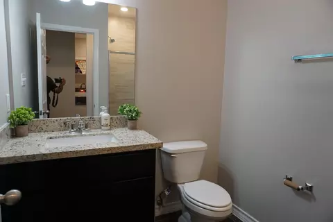 Bath - 1610 Alborada Dr, Laredo, TX 78045 photo 6 of 7