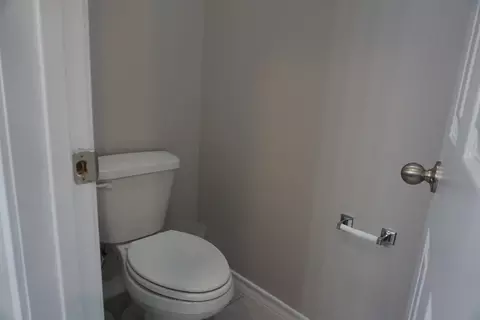 Bath - 1610 Alborada Dr, Laredo, TX 78045 photo 3 of 7