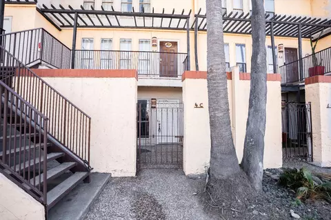 101 W Del Mar Blvd #4C, Laredo, TX 78041