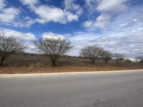 16 Ih-35 Access Rd, Cotulla, TX 78014