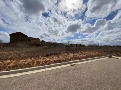 21 Ih-35 Access Rd, Cotulla, TX 78014