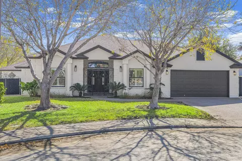 211 False Bay Ct, Laredo, TX 78041 photo 1
