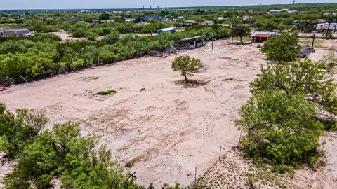 309 Main St, Laredo, TX 78043 photo 7