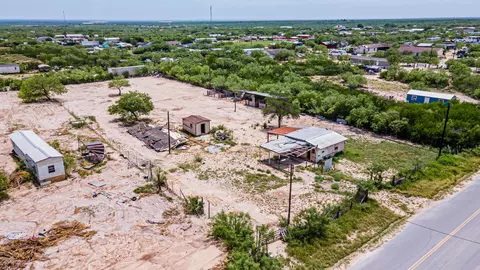 309 Main St, Laredo, TX 78043 photo 5