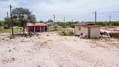 309 Main St, Laredo, TX 78043 photo 2