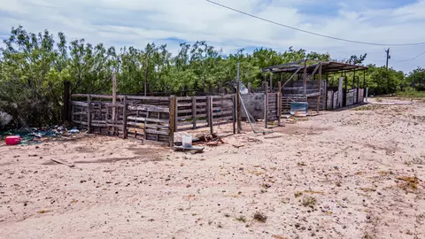 309 Main St, Laredo, TX 78043 photo 3