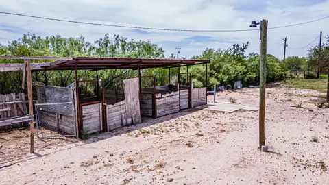 309 Main St, Laredo, TX 78043 photo 4
