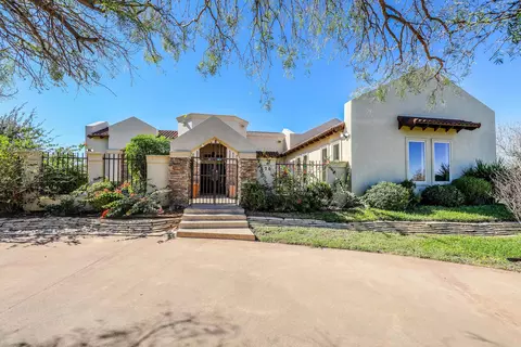 570 Well Ln, Laredo, TX 78045