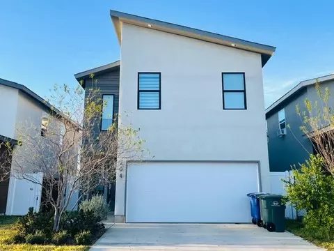 204 Deer Path Loop, Laredo, TX 78045