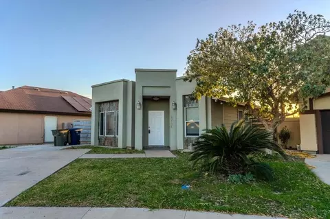 13136 Kickapoo Dr, Laredo, TX 78045