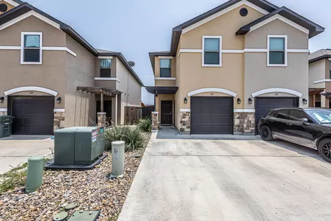 123 Niagara Dr, Laredo, TX 78045