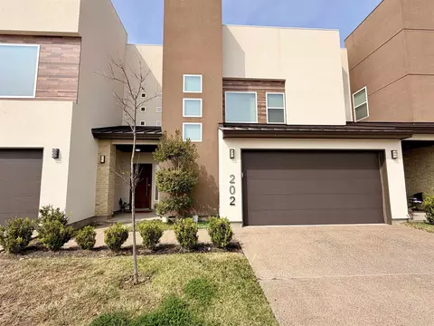 9653 Mcpherson Rd #202, Laredo, TX 78045