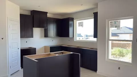Kitchen - 6006 Heather Loop, Laredo, TX 78043 photo 1 of 2