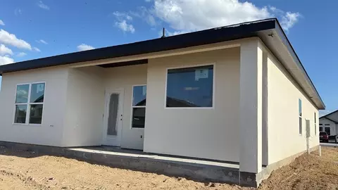 Exterior - 6006 Heather Loop, Laredo, TX 78043 photo 4 of 5